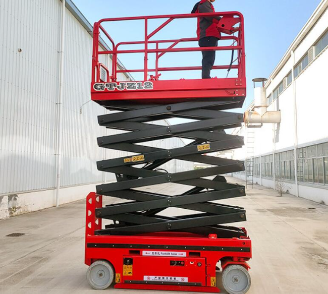 东方自行走移动式升降机